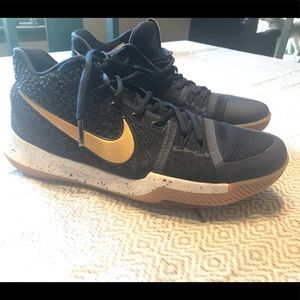 Nike Kyrie Irving basketball shoes